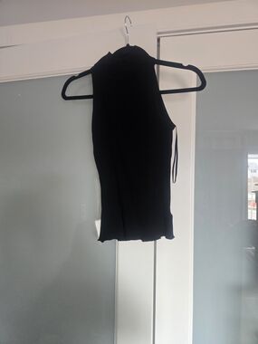 bebe Black Ribbed Mock Neck Sleeveless Tank